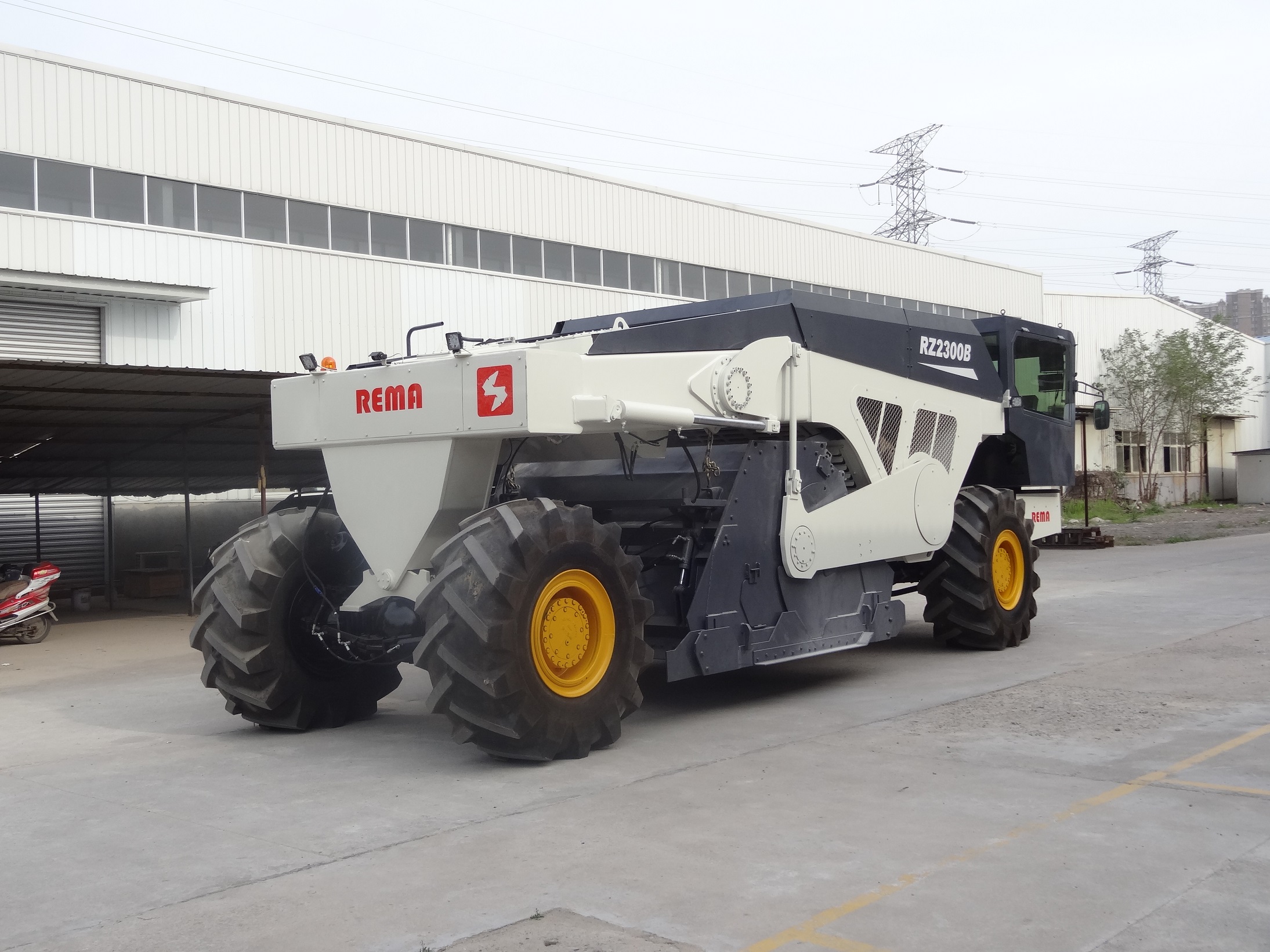 RZ2300B，邯郸水稳路基冷再生施工
